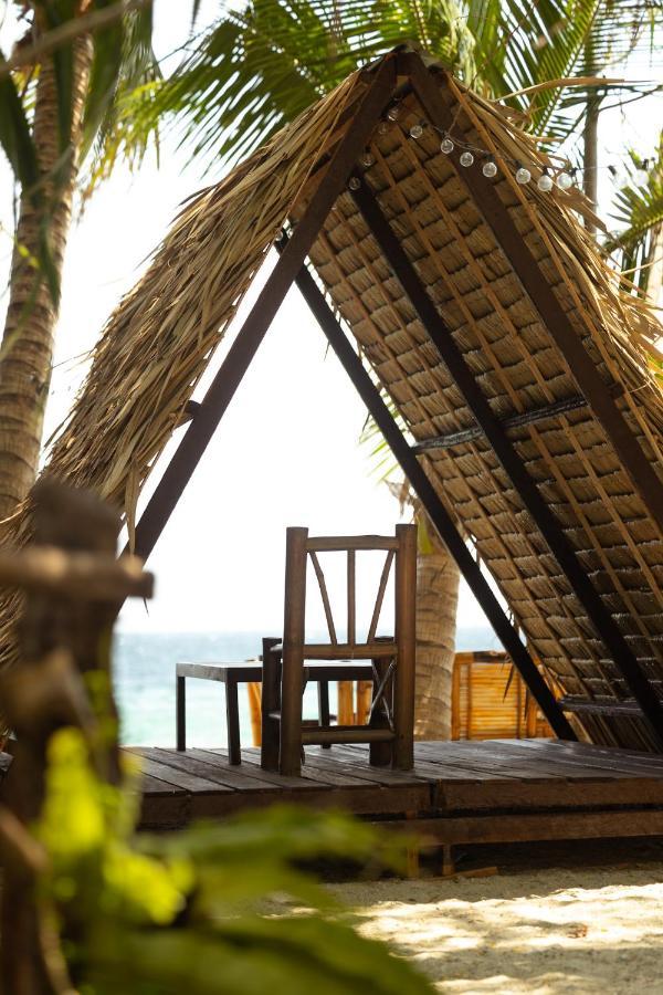 Amami Beach Resort Пуерто-Галера Екстер'єр фото