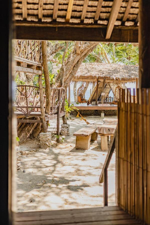Amami Beach Resort Пуерто-Галера Екстер'єр фото